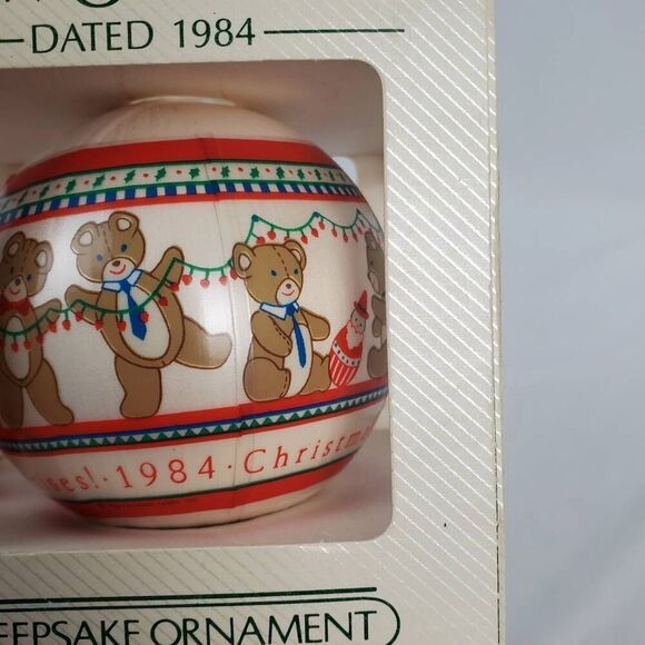 Hallmark Collectable 1984 'A Child's 3rd Christmas' Ornament - Picture 6 of 6